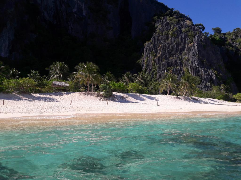 Alam Indah Beach Resort Busuanga Luaran gambar